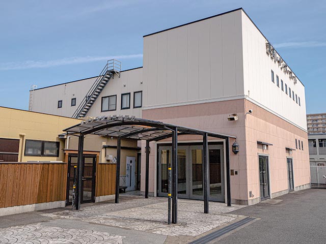 板橋区にある蓮根レインボーホールの外観写真