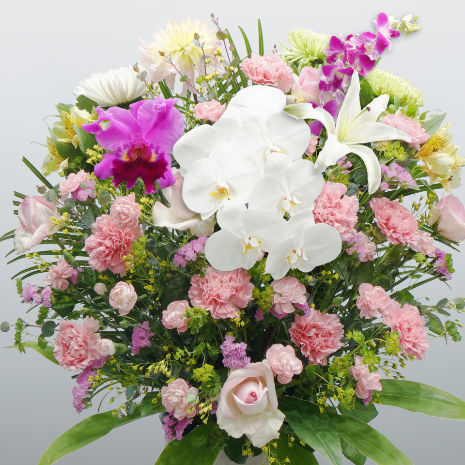 市川市の藤井祭典で提供する式典のピンクや白の供花