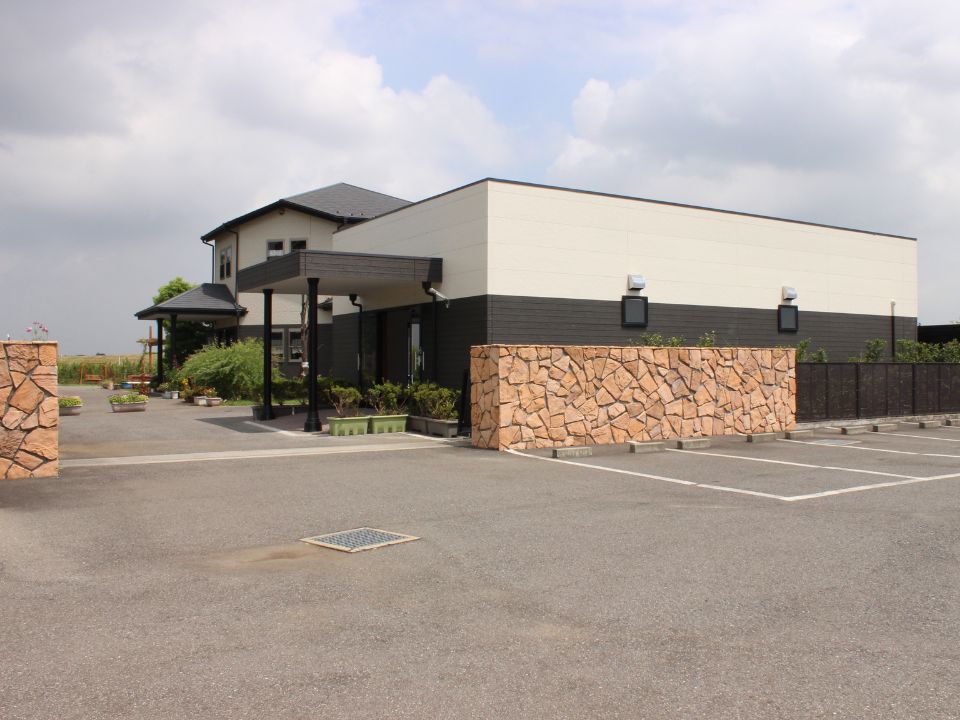松伏やすらぎの里の施設外観の写真